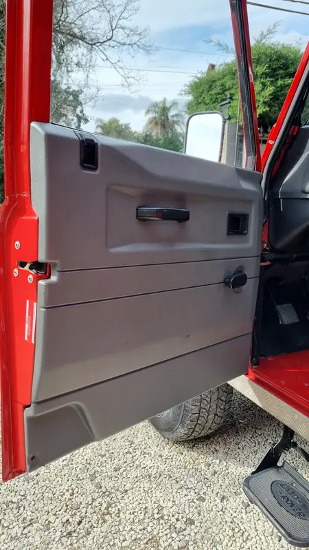 Mira esta publicación de Land Rover Defender