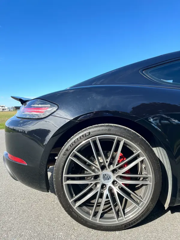 Mira esta publicación de Porsche 718