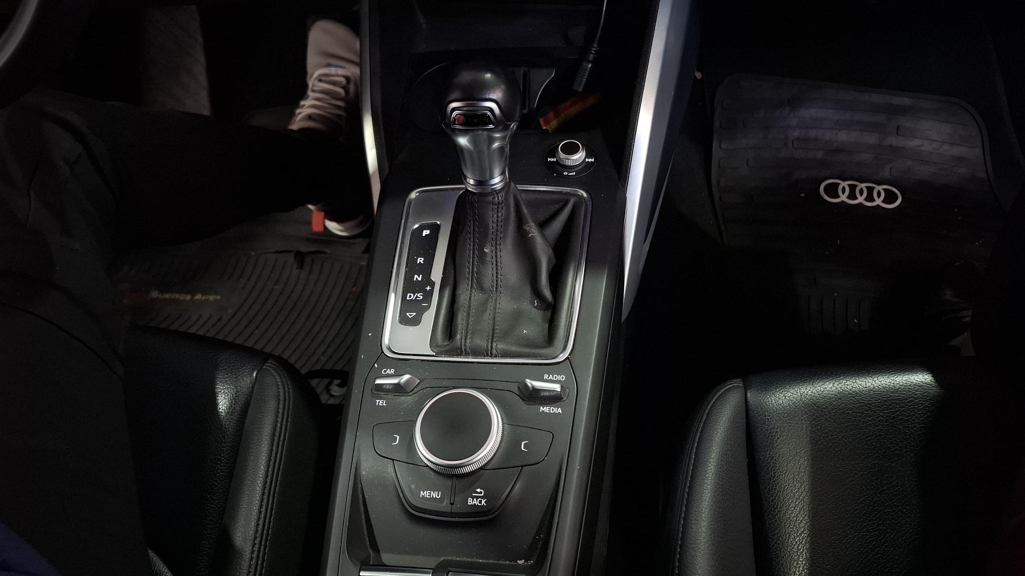 Audi Q2 Foto #18