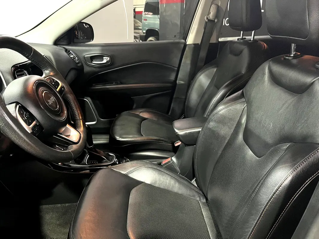 Jeep Compass Foto #13
