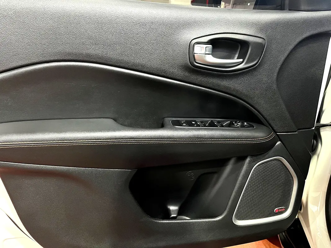Jeep Compass Foto #12