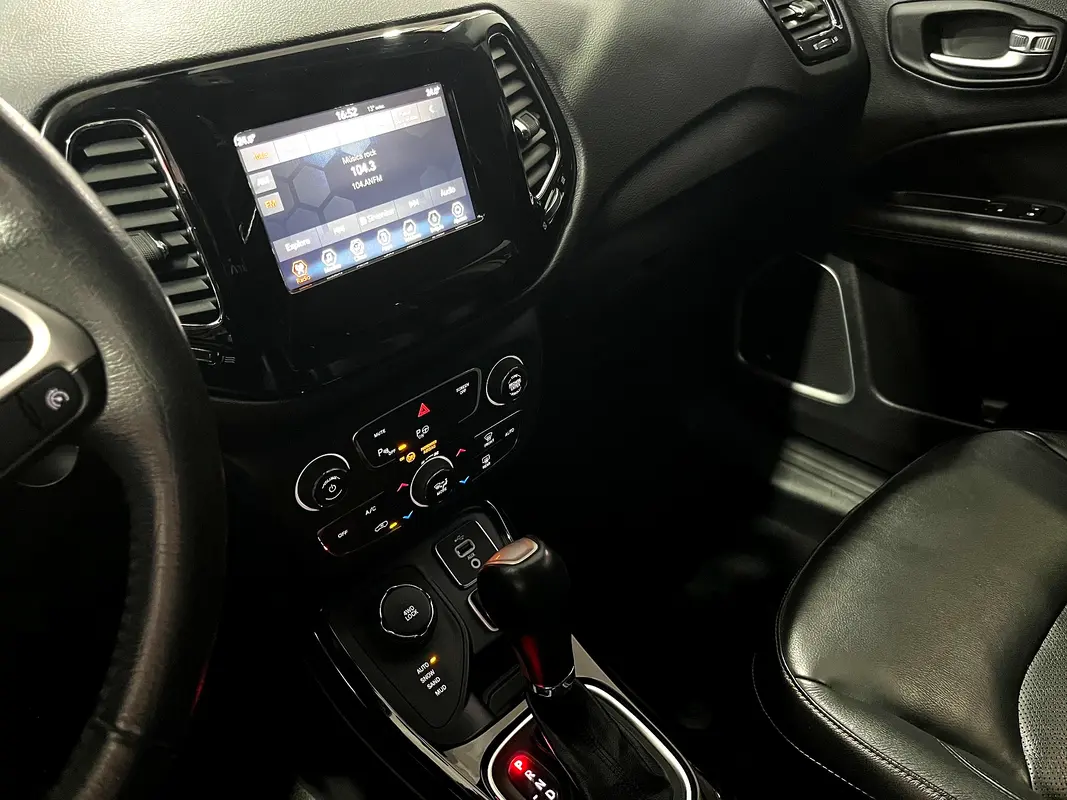 Jeep Compass Foto #17