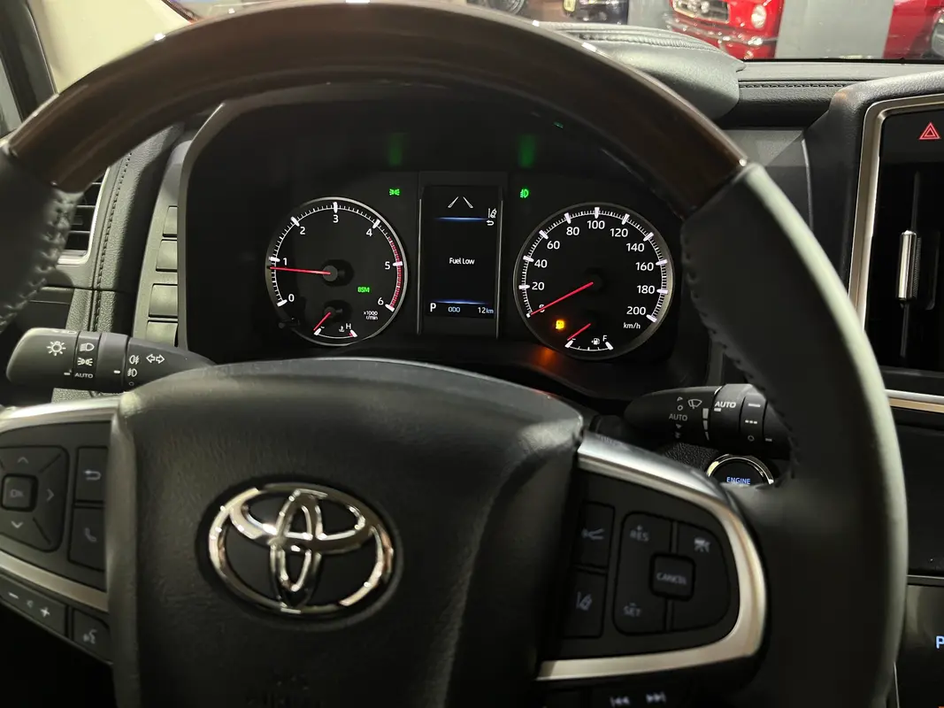 Toyota Hiace Foto #11