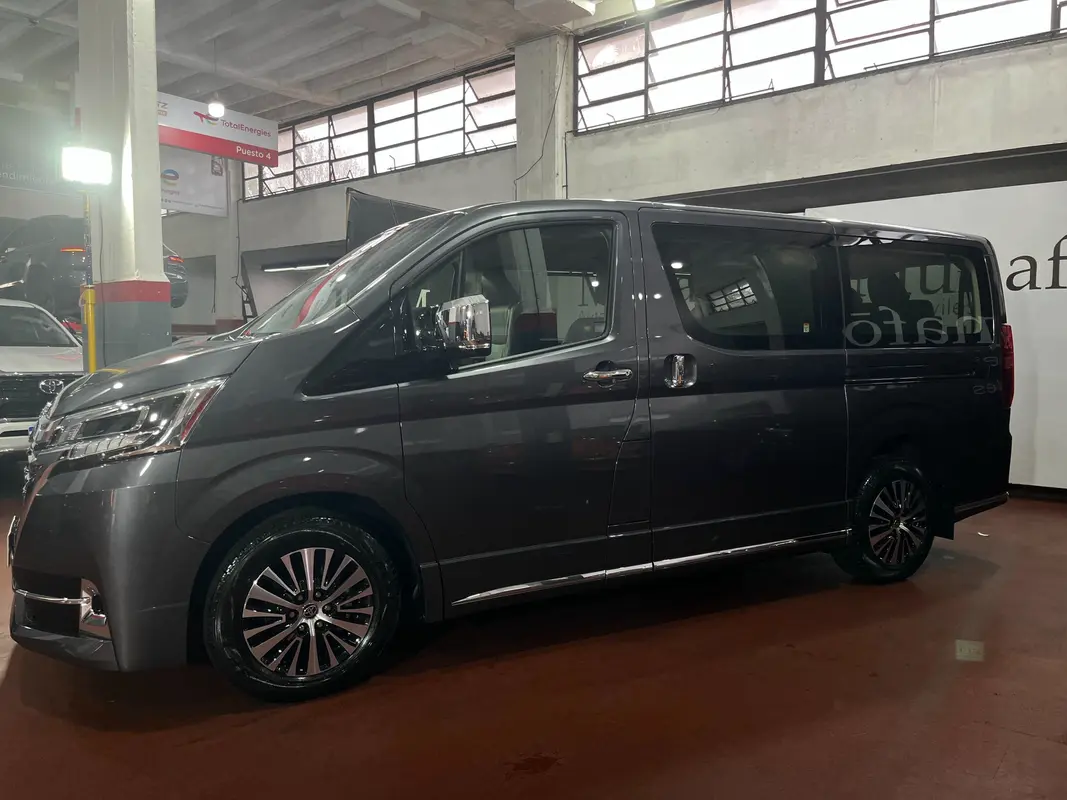 Toyota Hiace Foto #7