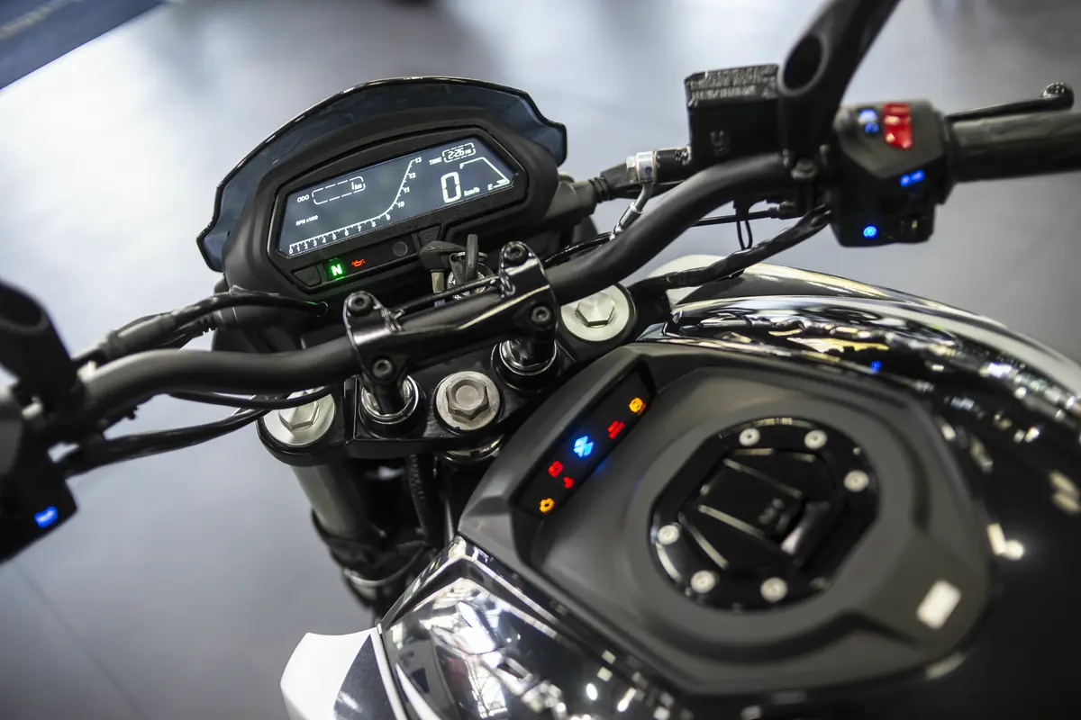 Bajaj Dominar 250 Foto #5