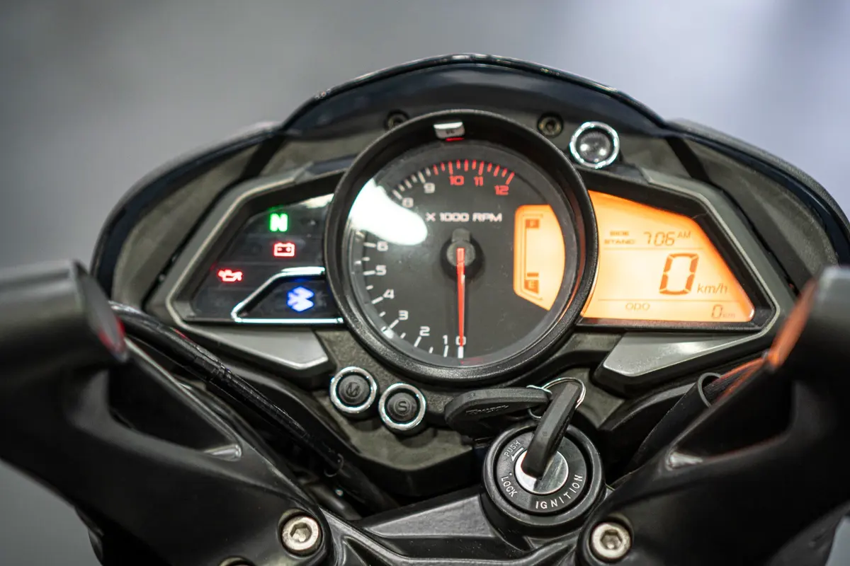 Bajaj Rouser 160 NS Foto #3