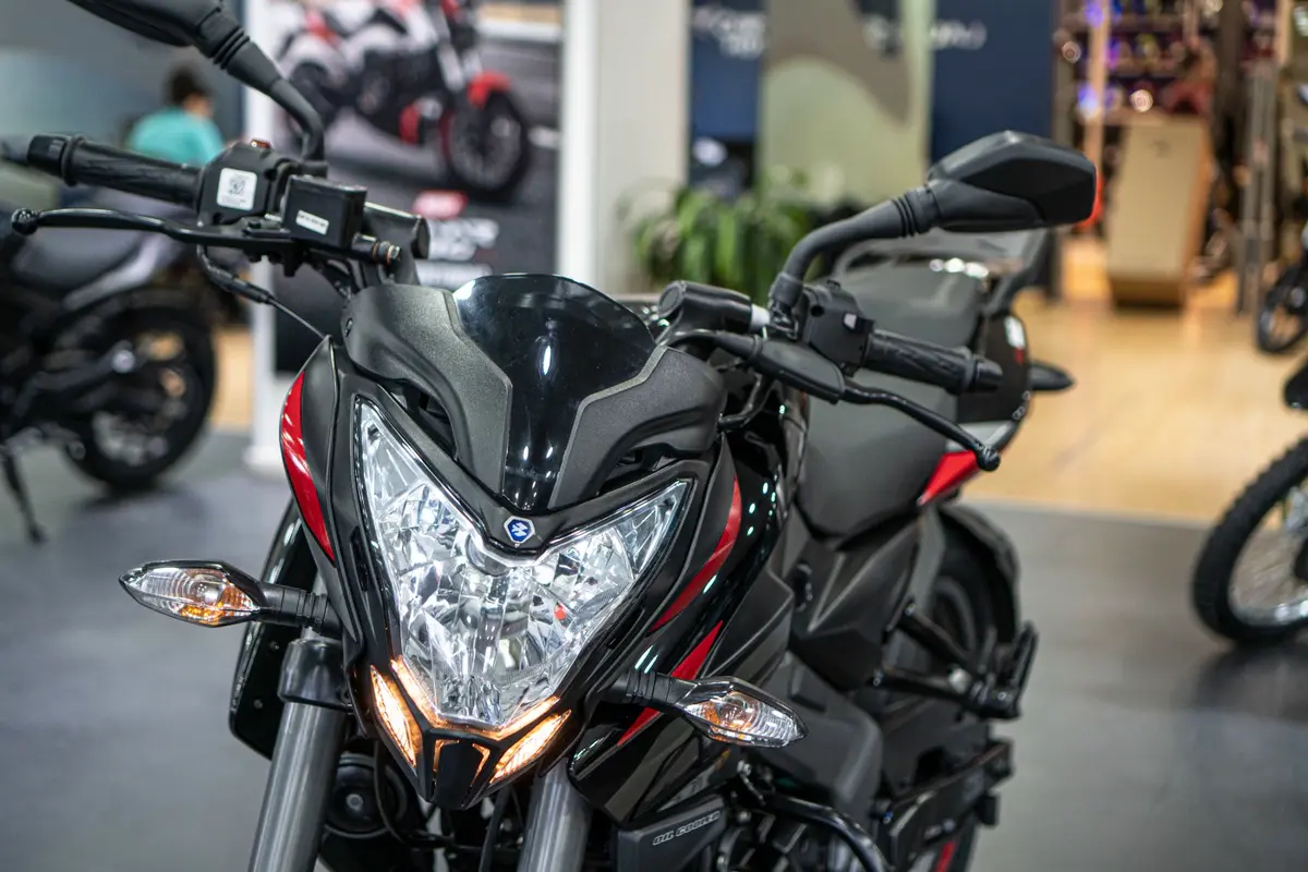 Bajaj Rouser 160 NS Foto #2