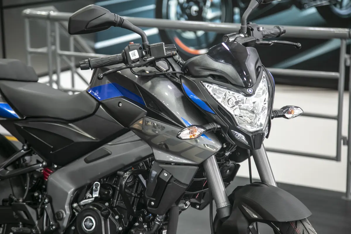 Bajaj Rouser 200 NS Foto #3