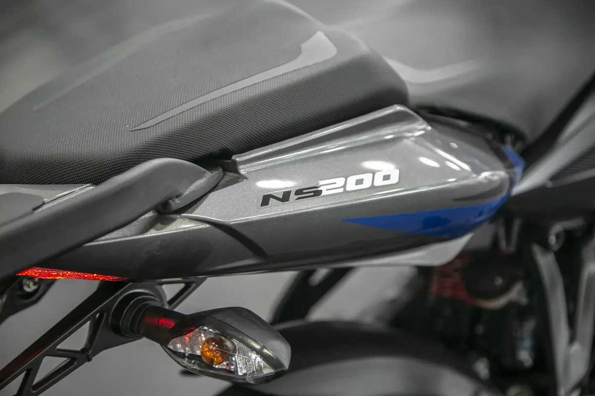 Bajaj Rouser 200 NS Foto #5