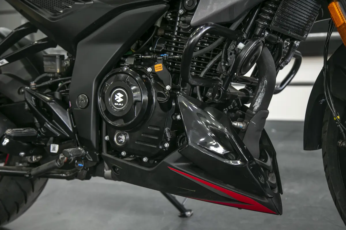 Bajaj Rouser 250 N Foto #4