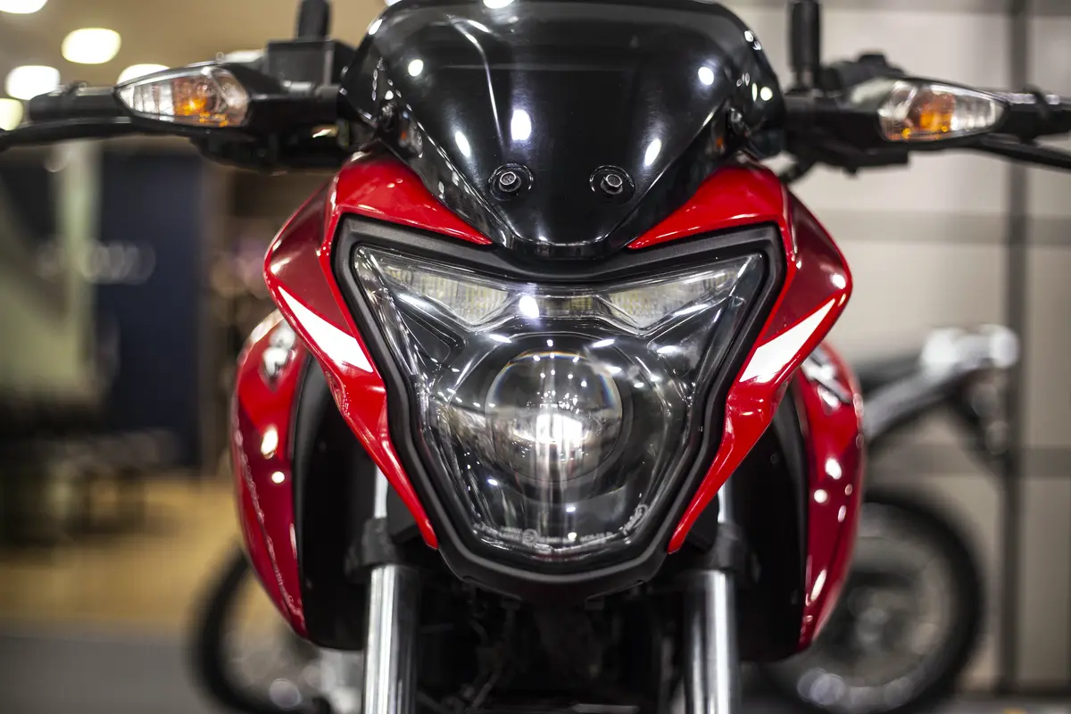 Bajaj Pulsar 150 Foto #5