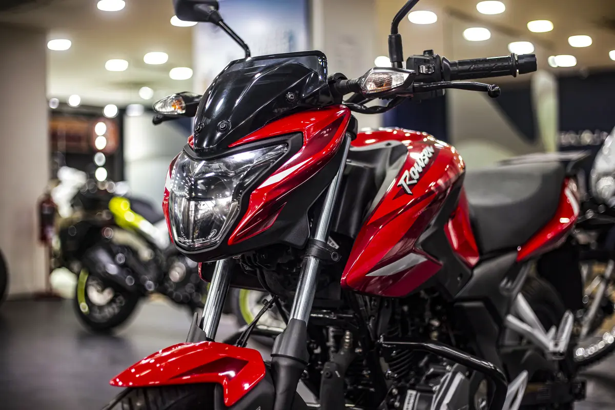 Bajaj Pulsar 150 Foto #6
