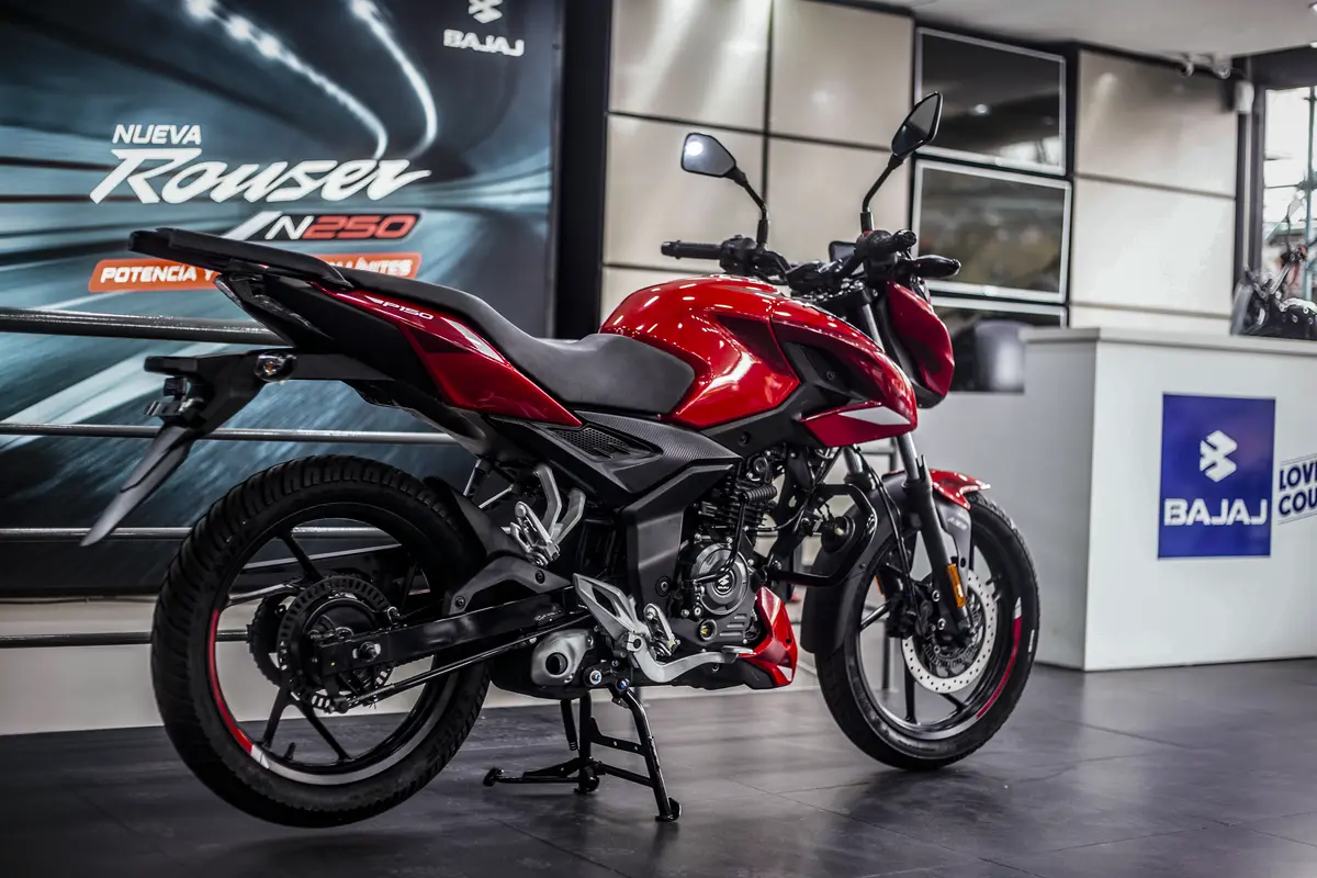Bajaj Pulsar 150 Foto #4
