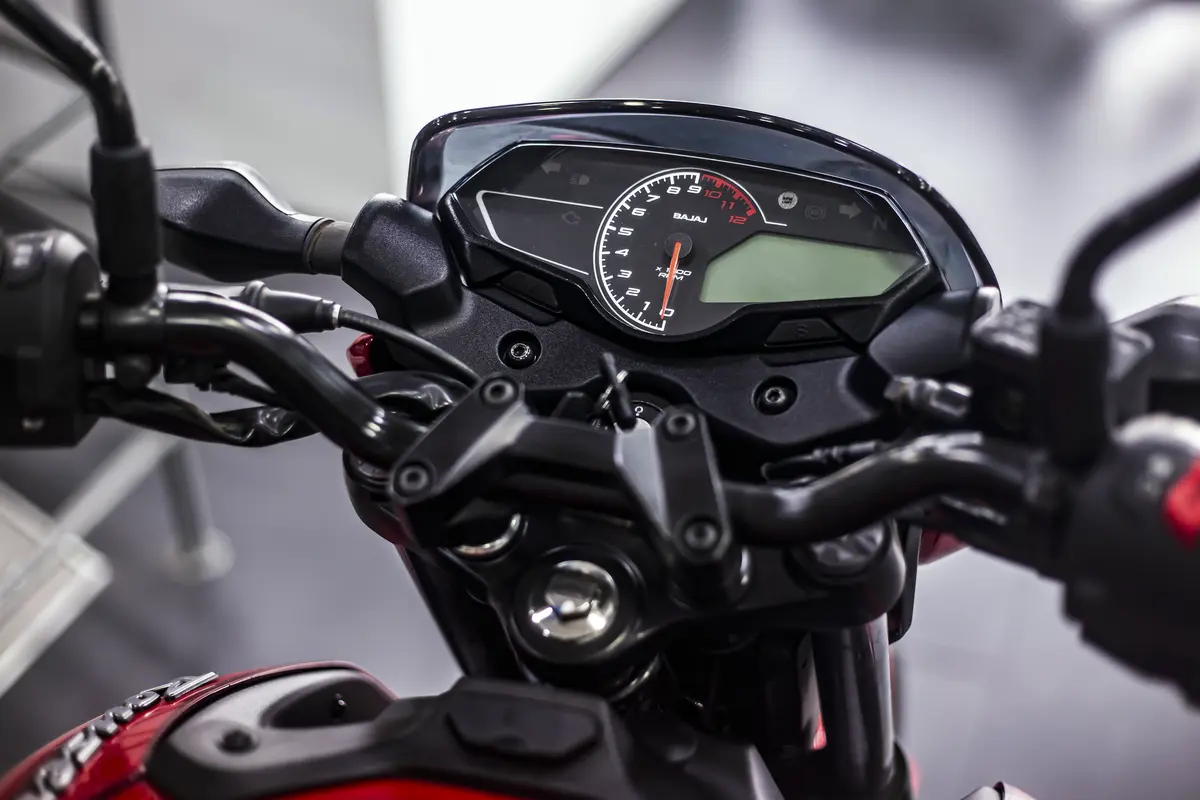 Bajaj Pulsar 150 Foto #3