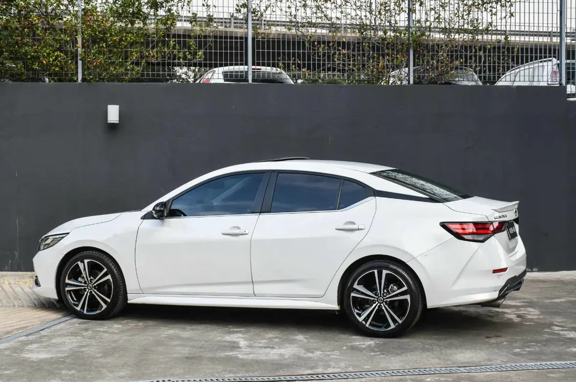 Nissan Sentra Foto #6