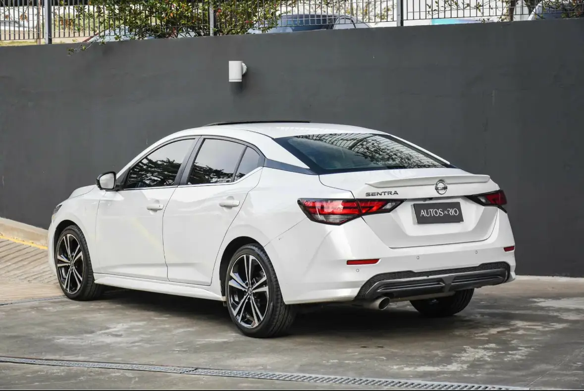 Nissan Sentra Foto #7