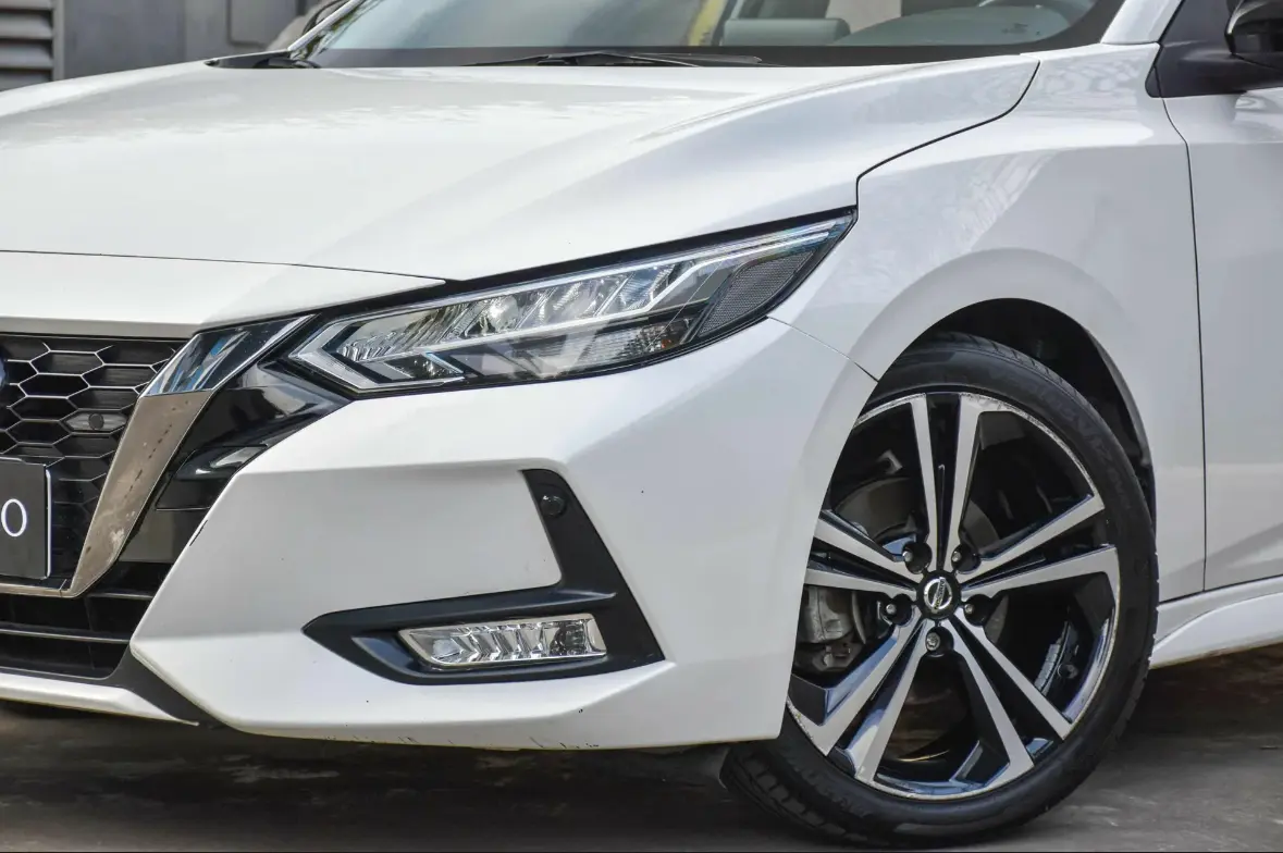Nissan Sentra Foto #2