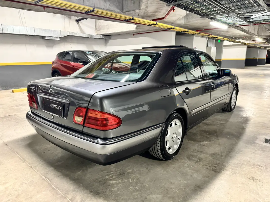 Mira esta publicación de Mercedes Benz Clase E