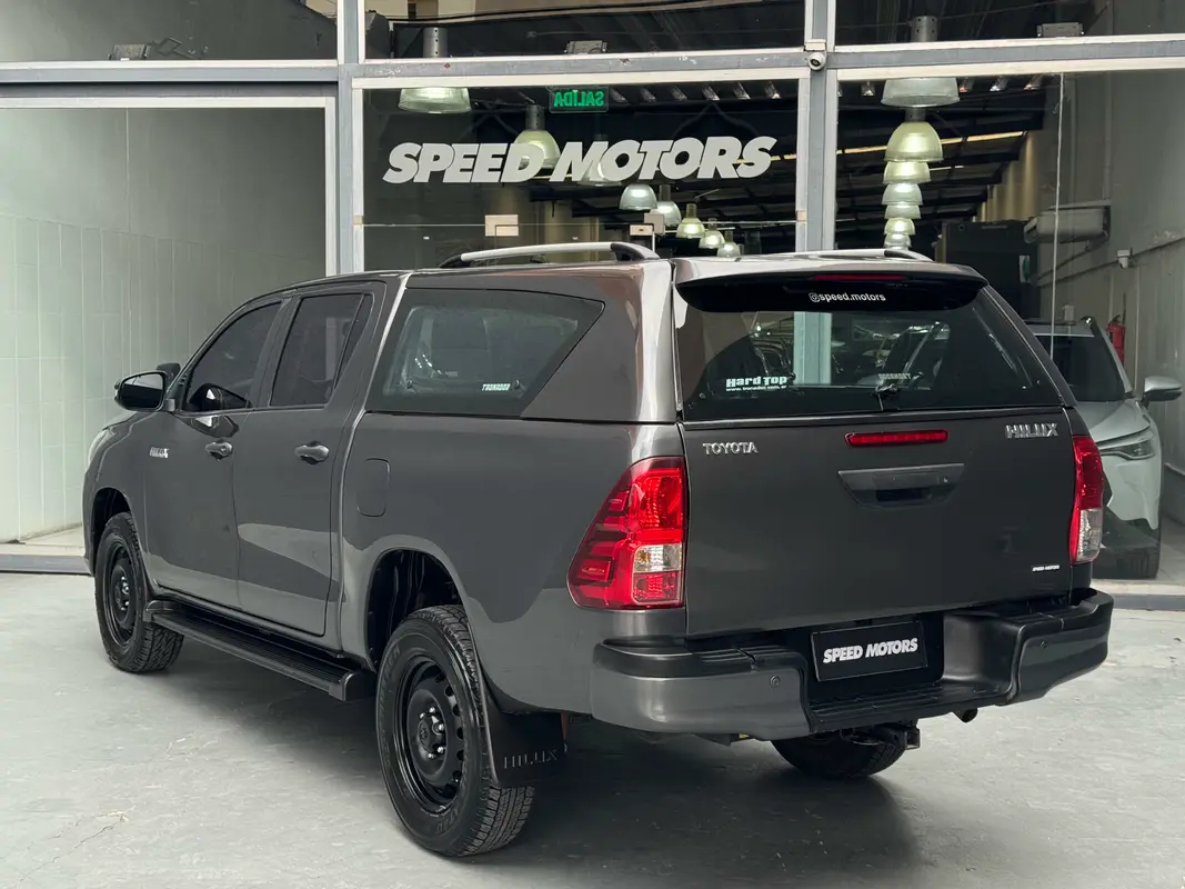 Toyota Hilux Foto #5