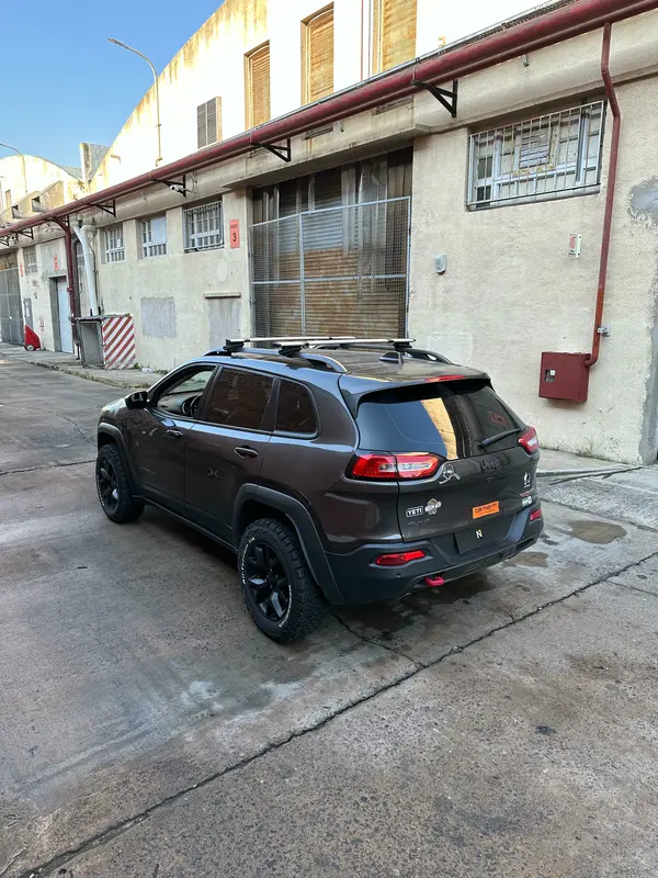 Jeep Cherokee Foto #5