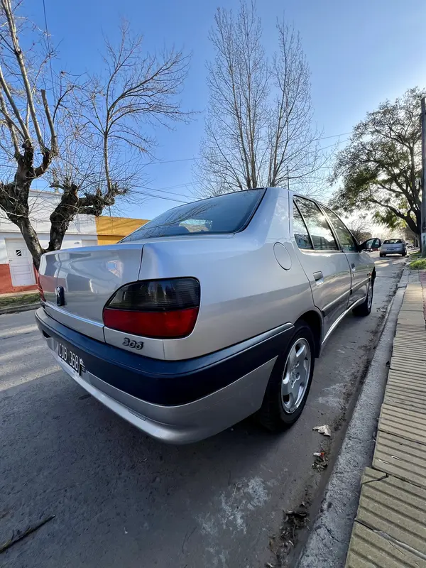 Mira esta publicación de Peugeot 306