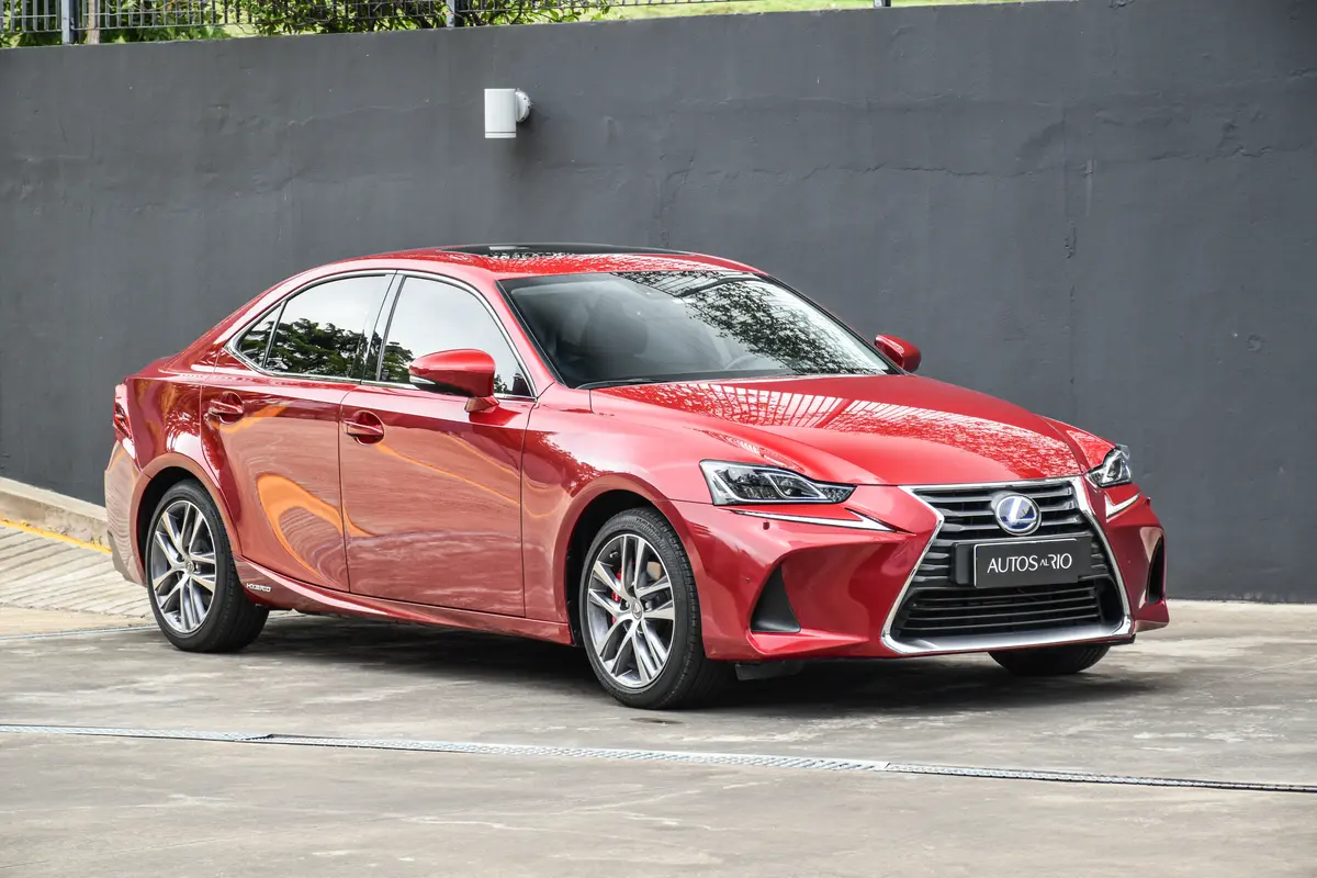 Mira esta publicación de Lexus IS 2020 en Motordil