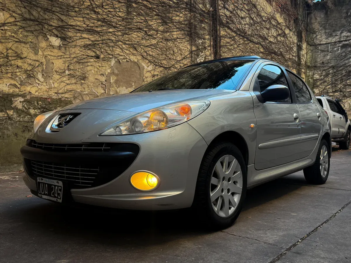 Mira esta publicación de Peugeot 207 Compact