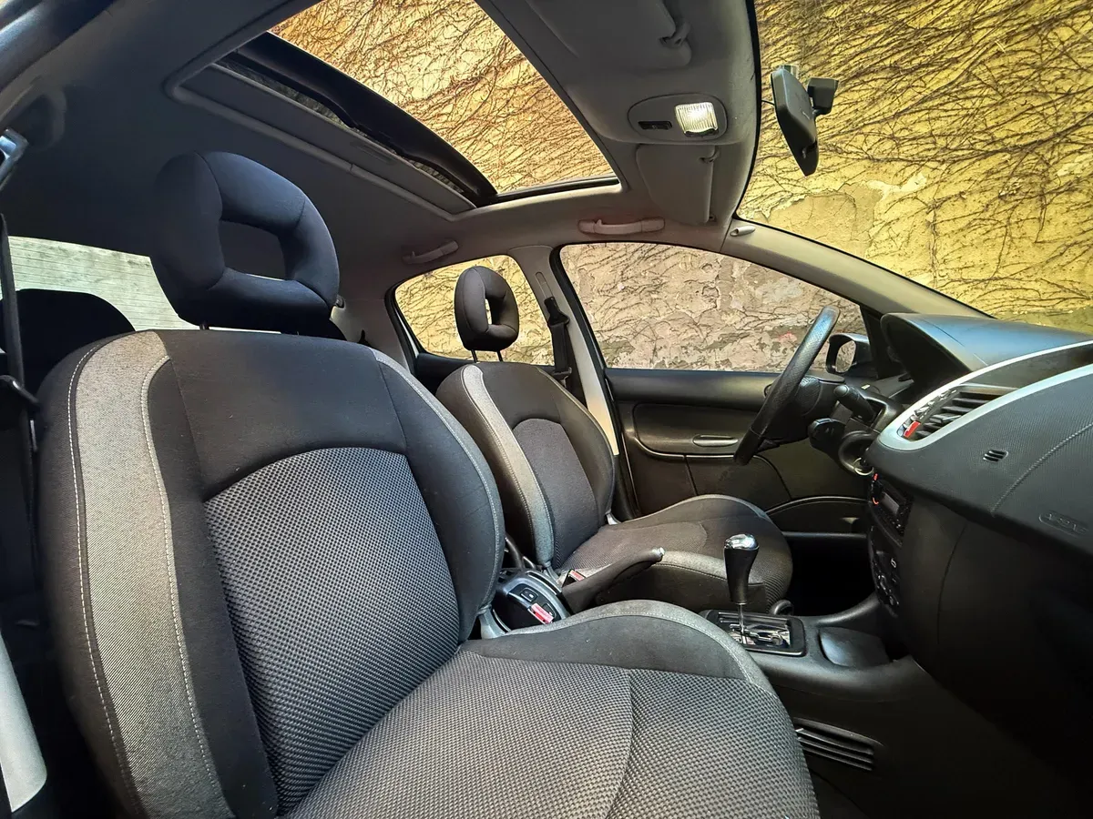 Mira esta publicación de Peugeot 207 Compact