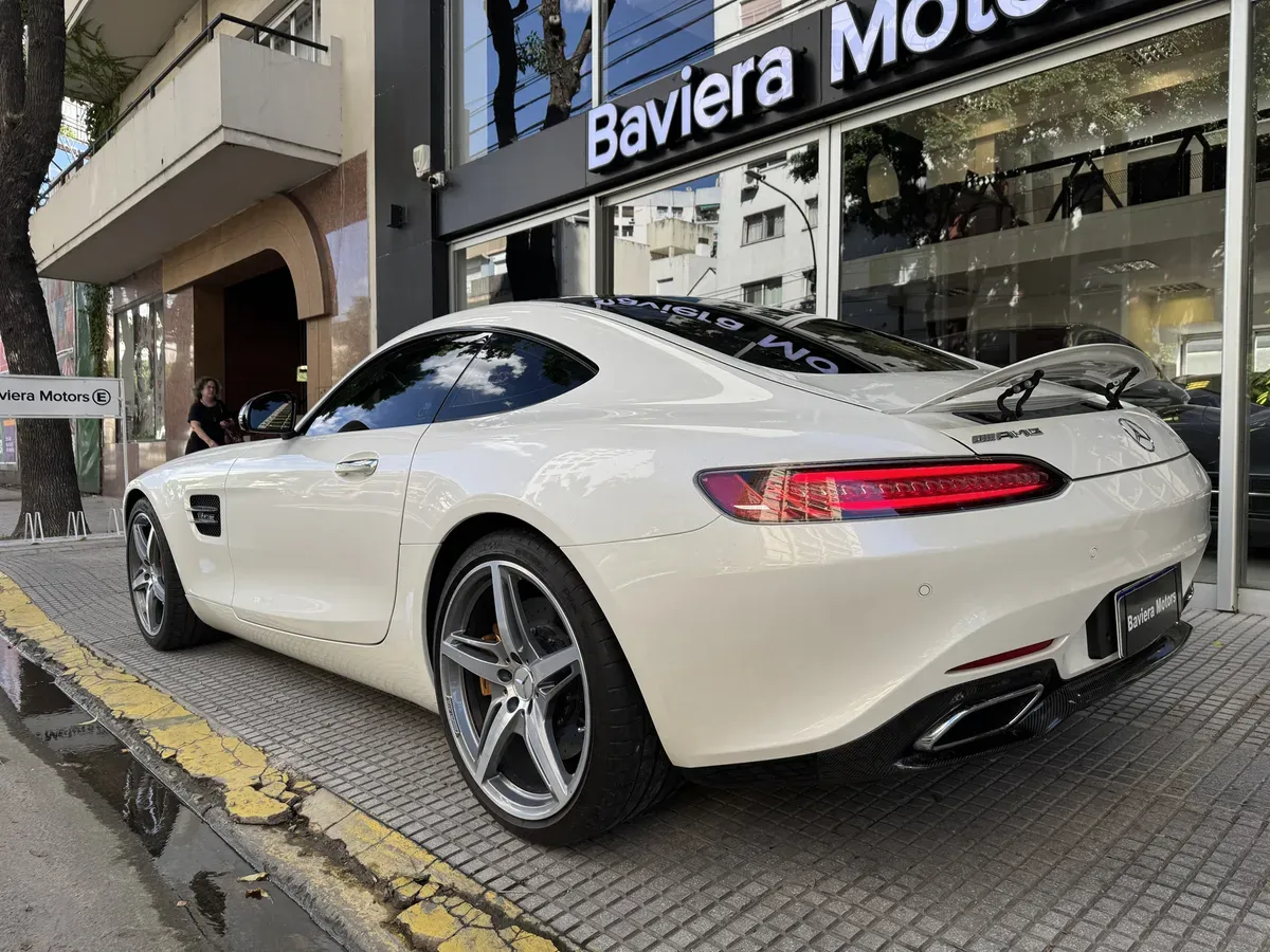 Mira esta publicación de Mercedes Benz GT