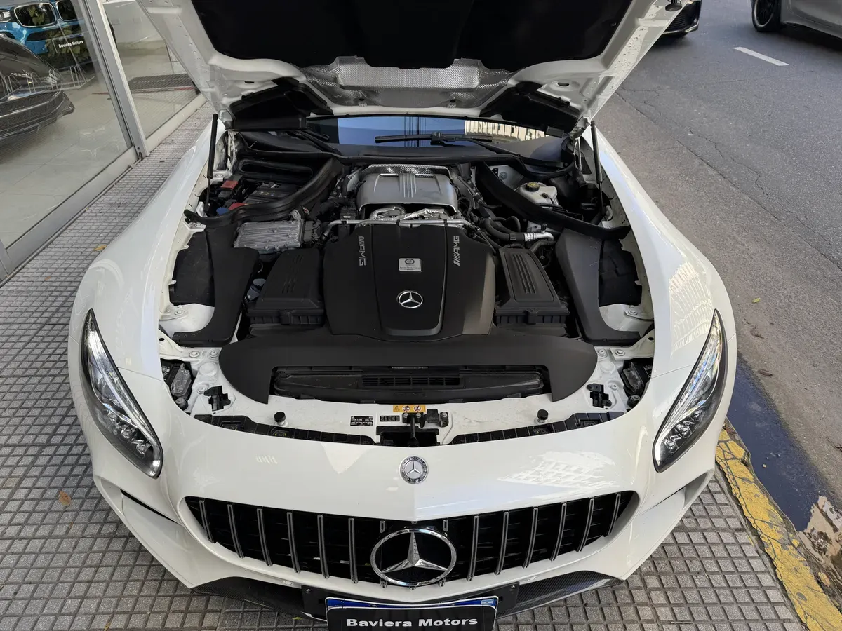 Mira esta publicación de Mercedes Benz GT