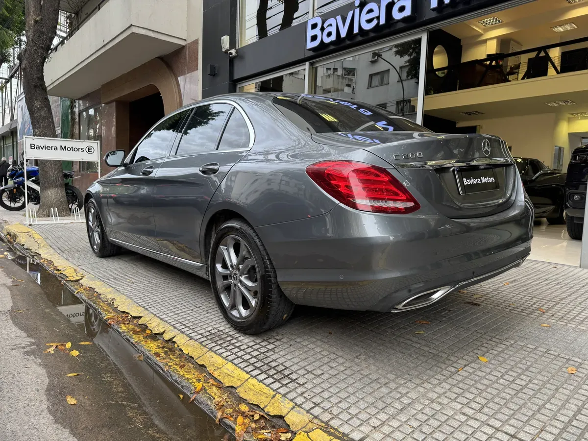 Mira esta publicación de Mercedes Benz Clase C