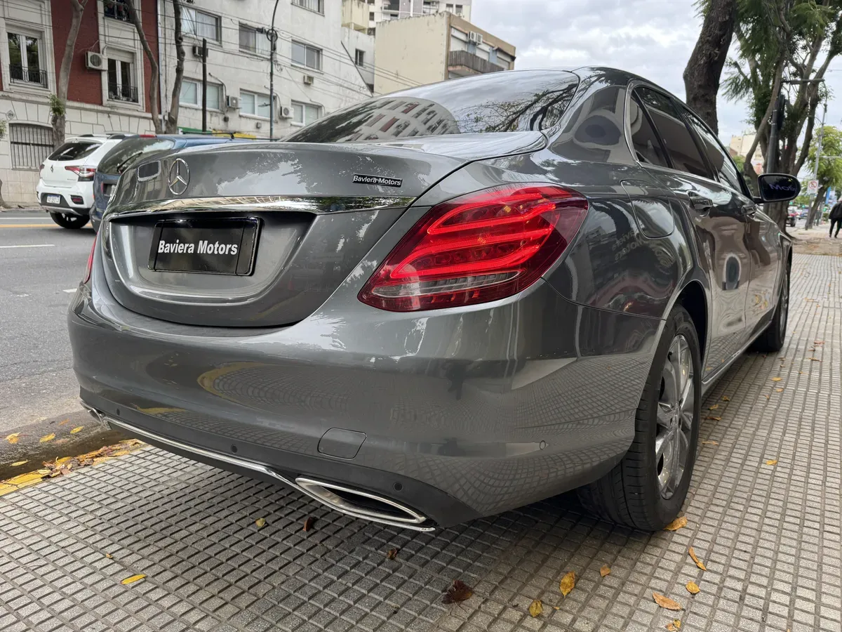 Mira esta publicación de Mercedes Benz Clase C