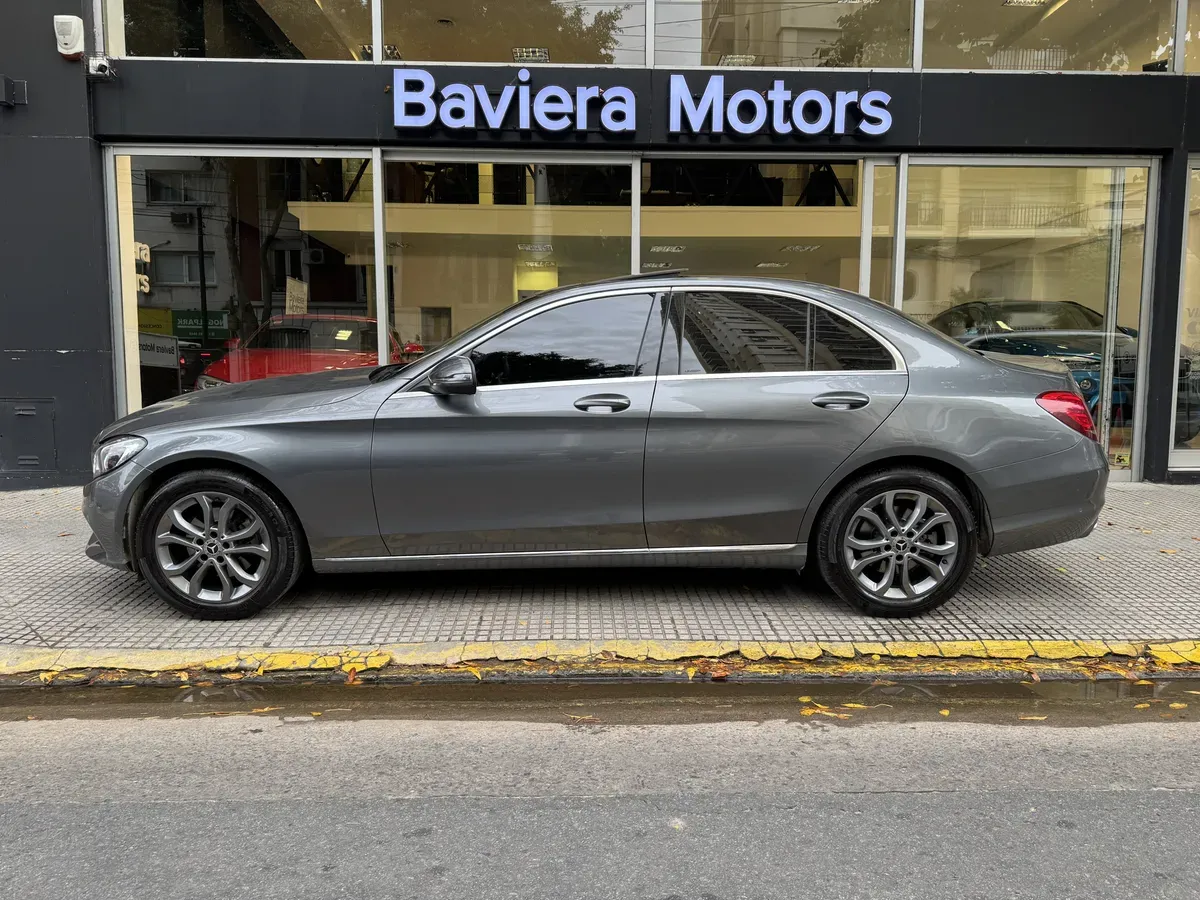 Mira esta publicación de Mercedes Benz Clase C