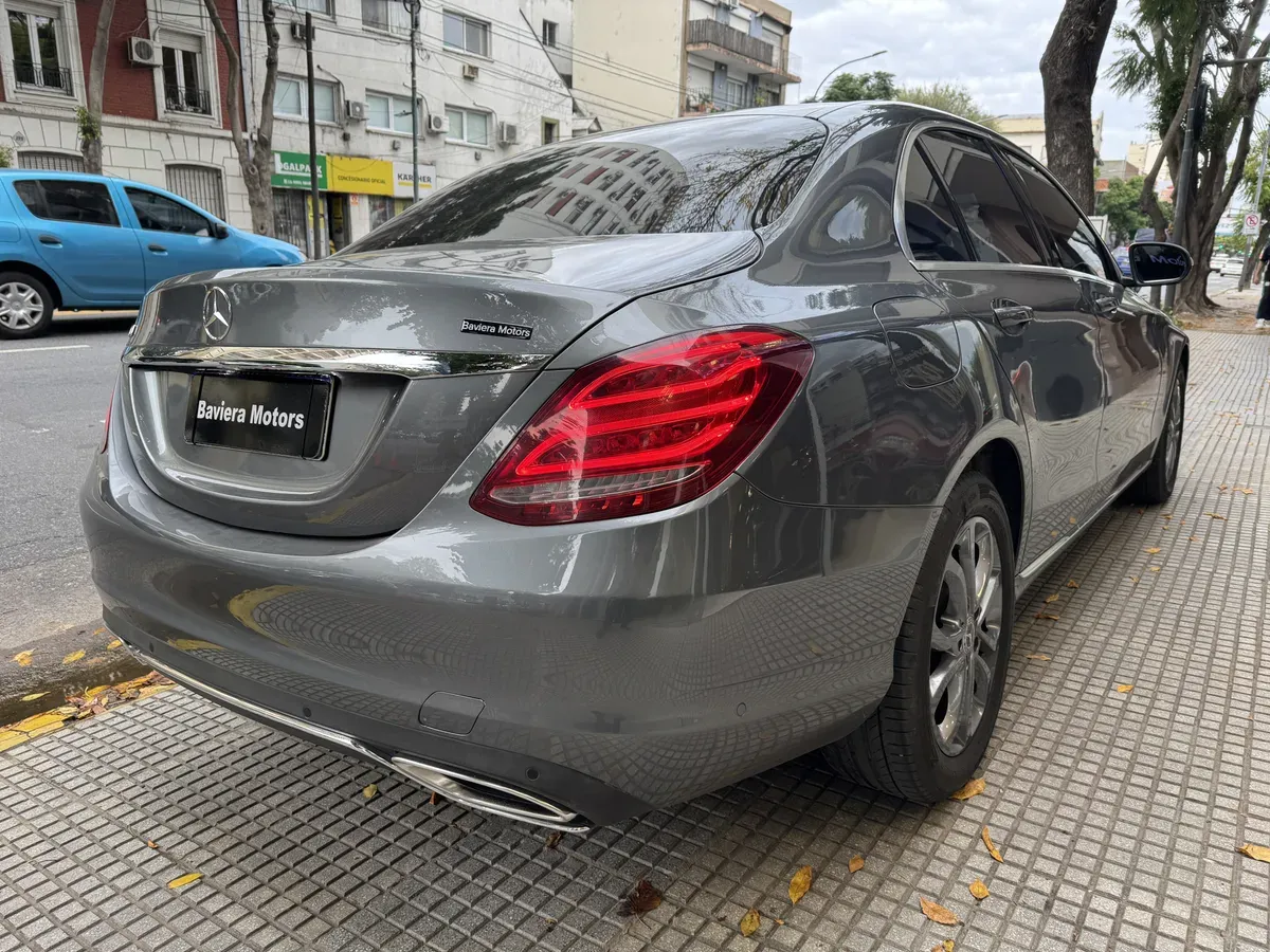 Mira esta publicación de Mercedes Benz Clase C