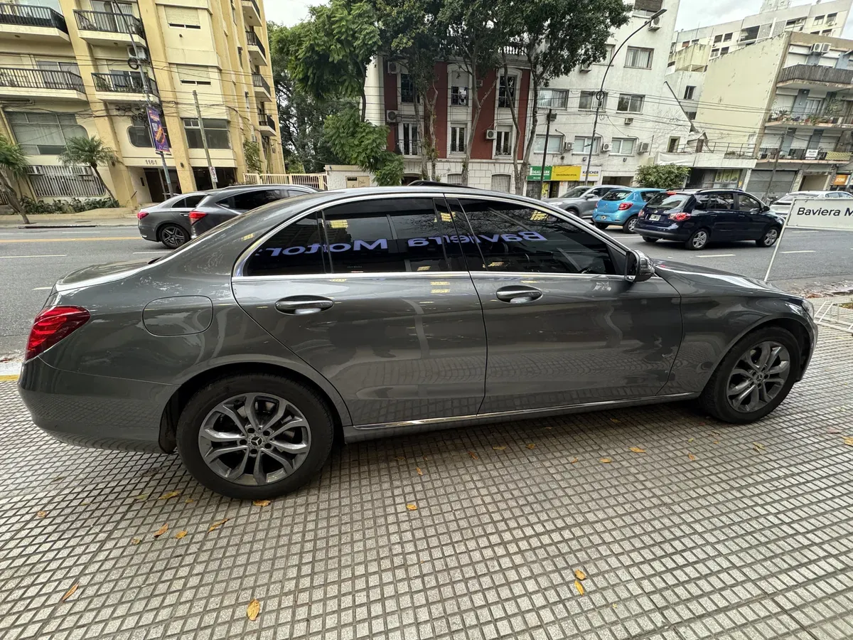 Mira esta publicación de Mercedes Benz Clase C