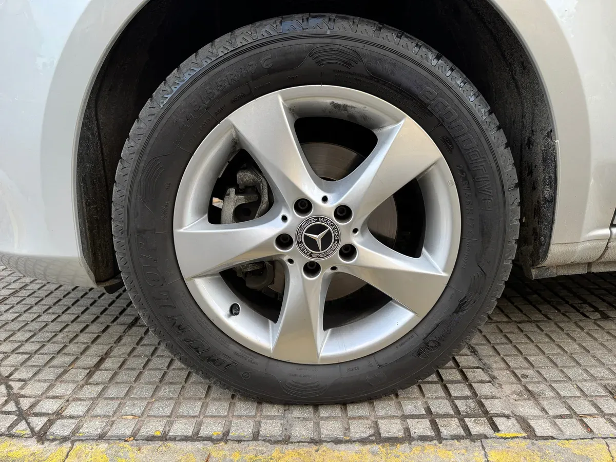 Mira esta publicación de Mercedes Benz Vito