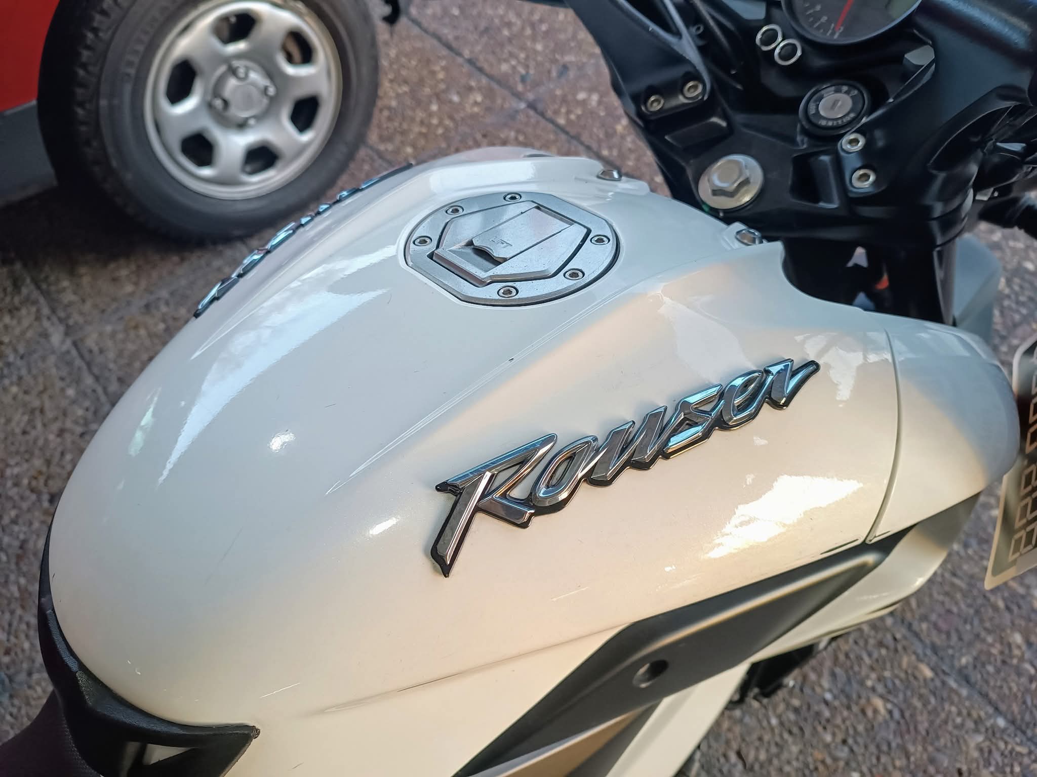 Mira esta publicación de Bajaj Rouser 200 NS