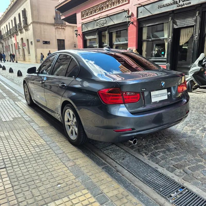 Mira esta publicación de BMW Serie 3 2013 en Motordil