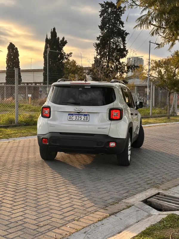 Mirá esta publicación de Jeep Renegade