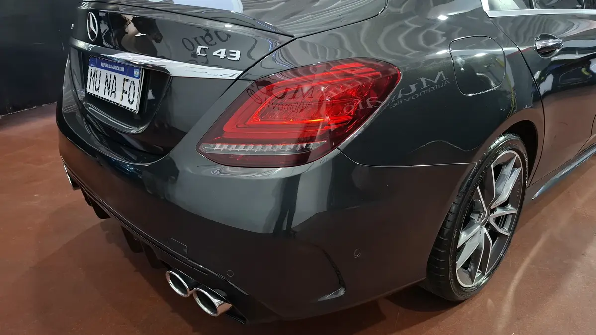 Mira esta publicación de Mercedes Benz Clase C