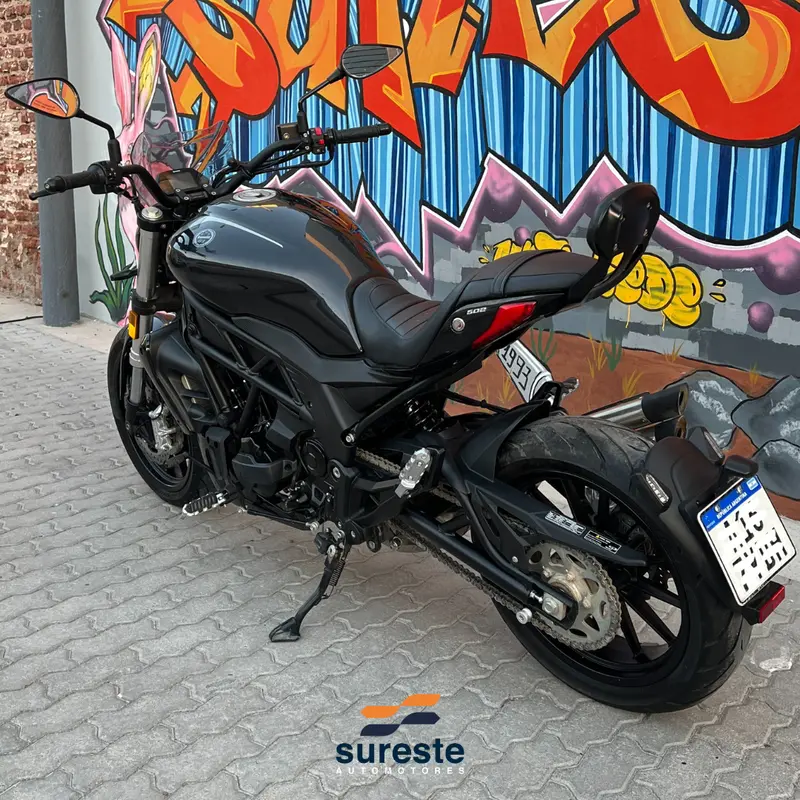 Mira esta publicación de Benelli Cruiser 502 C 2022 en Motordil