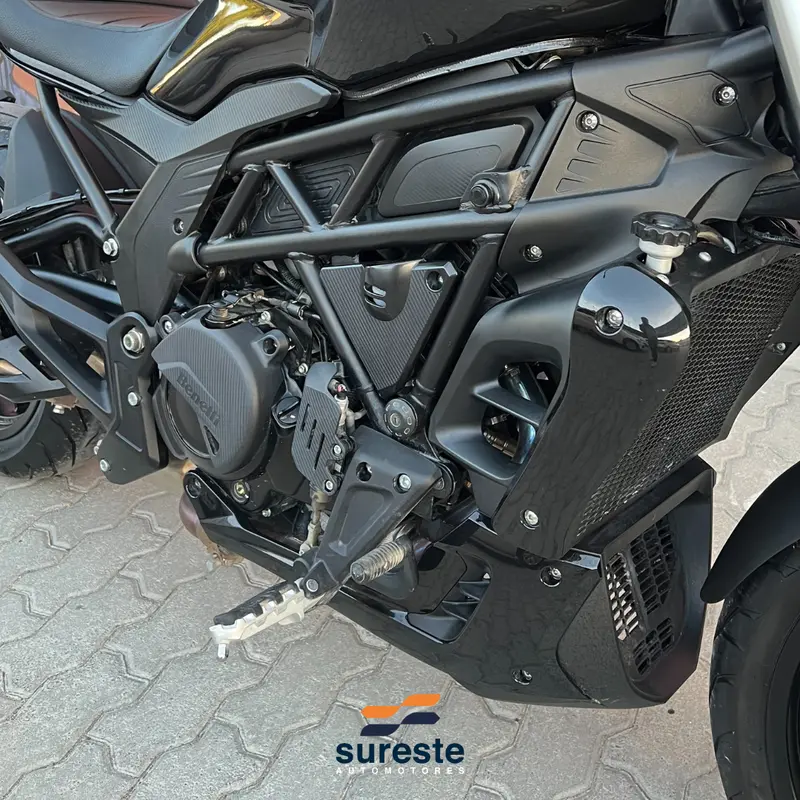 Mira esta publicación de Benelli Cruiser 502 C 2022 en Motordil