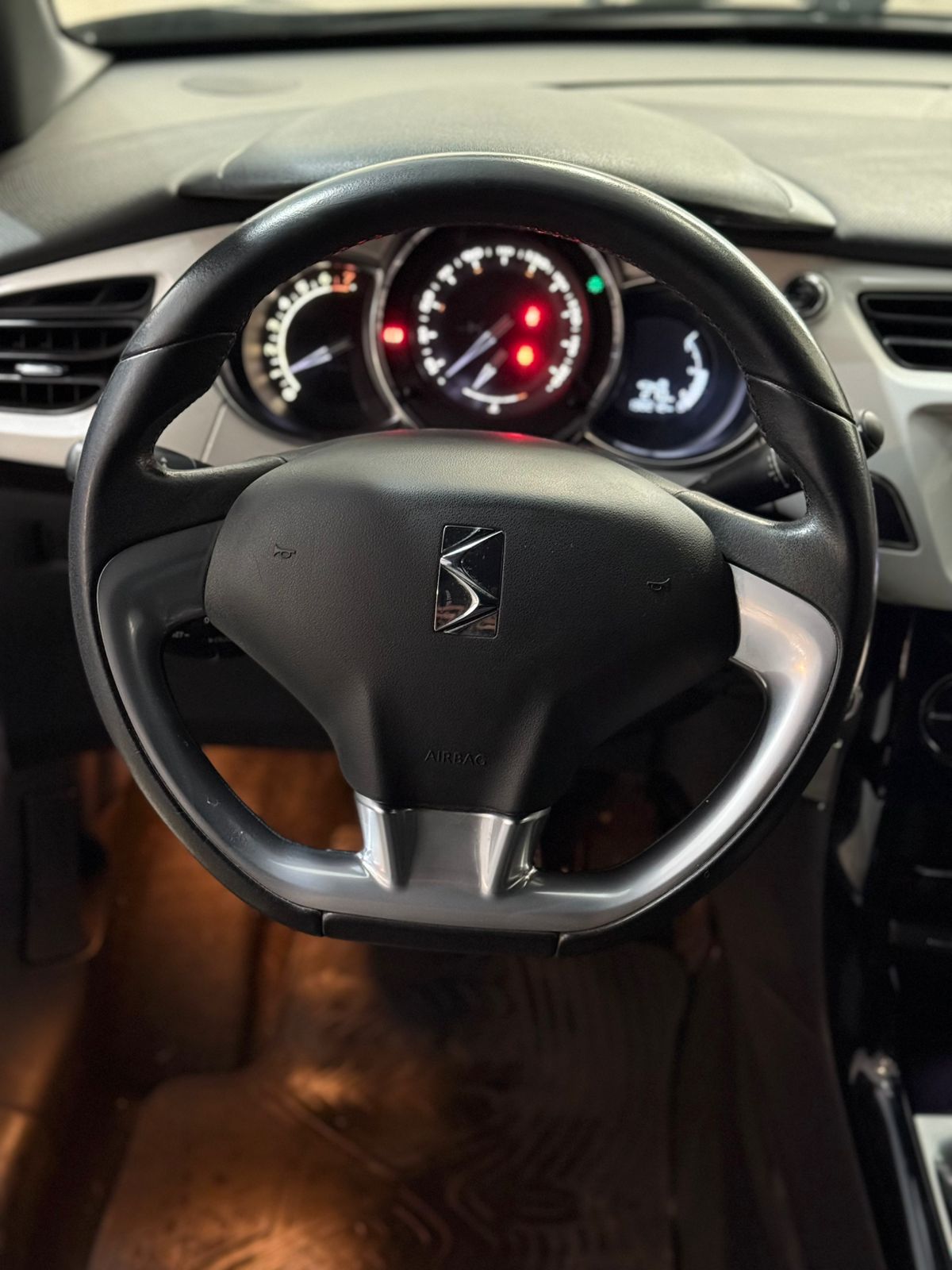 Mirá esta publicación de Ds Automobiles DS3