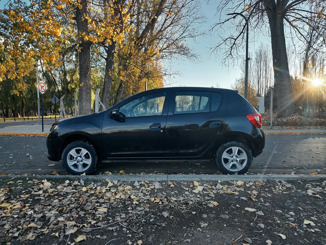 Mira esta publicación de Renault Sandero II 2016 en Motordil