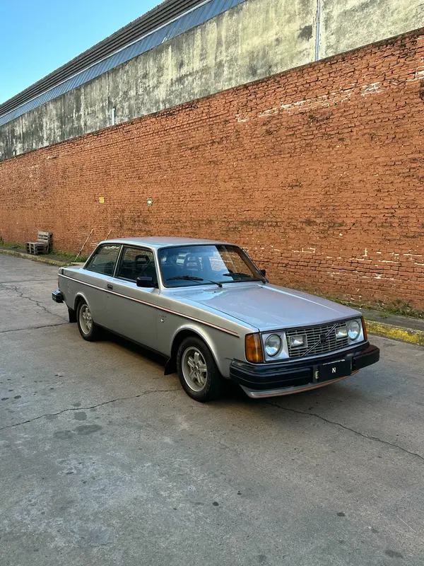 Mirá esta publicación de Volvo 242