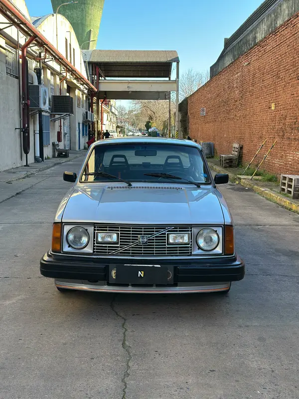 Mirá esta publicación de Volvo 242
