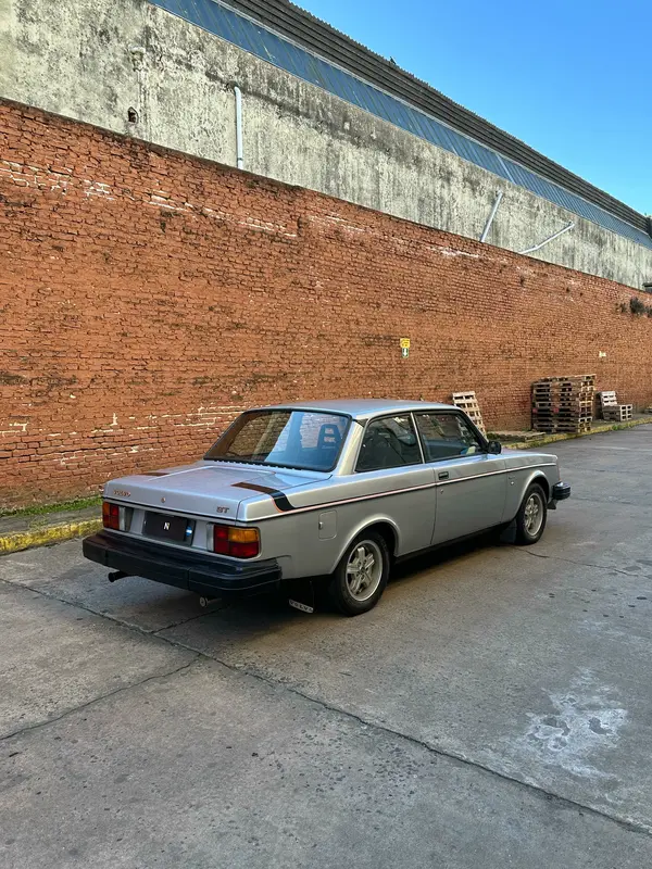 Mirá esta publicación de Volvo 242