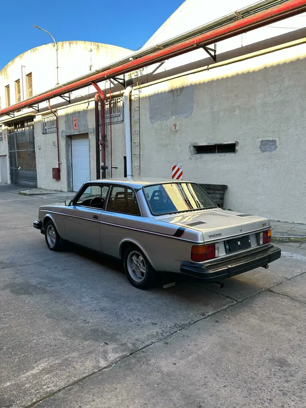 Mirá esta publicación de Volvo 242