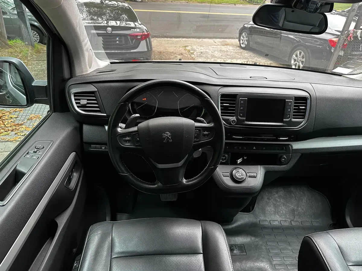 Mira esta publicación de Peugeot Traveler