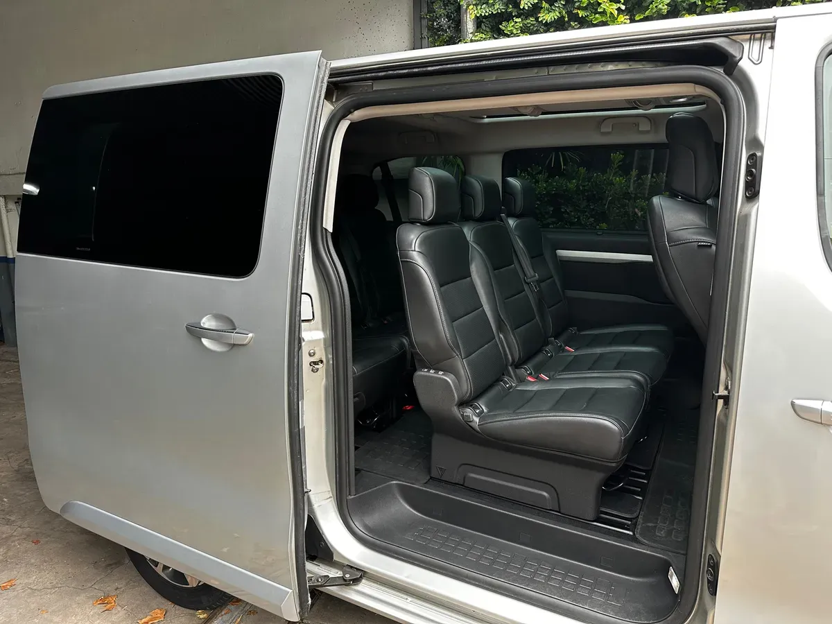 Mira esta publicación de Peugeot Traveler